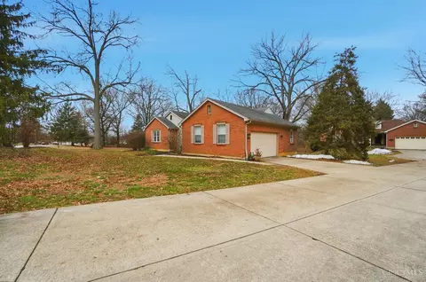 Exterior - 1090 Galbraith Rd, Cincinnati, OH 45231 photo 6 of 6