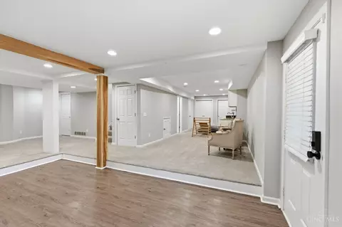 Entry Way - 9933 Hampstead Ct, West Chester, OH 45241 photo 5 of 6