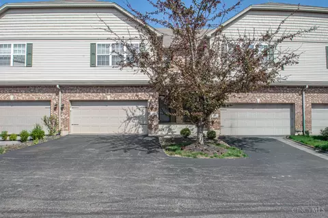 3164 Cobblestone Ln, Kettering, OH 45429