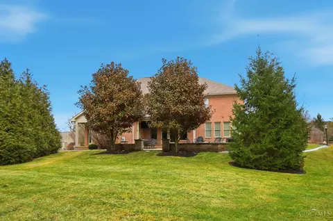 Exterior - 961 River Forest Dr, Hamilton Township, OH 45039 photo 8 of 12