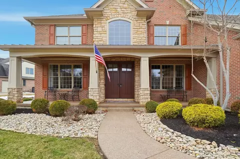 Exterior - 961 River Forest Dr, Hamilton Township, OH 45039 photo 2 of 12