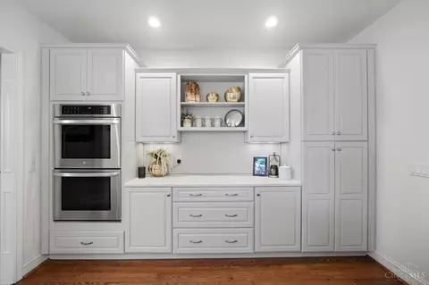 Kitchen - 961 River Forest Dr, Hamilton Township, OH 45039 photo 10 of 11