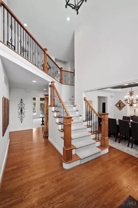 Entry Way - 961 River Forest Dr, Hamilton Township, OH 45039 photo 5 of 9