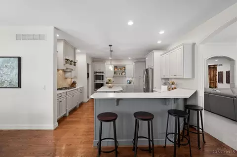 Kitchen - 961 River Forest Dr, Hamilton Township, OH 45039 photo 2 of 11