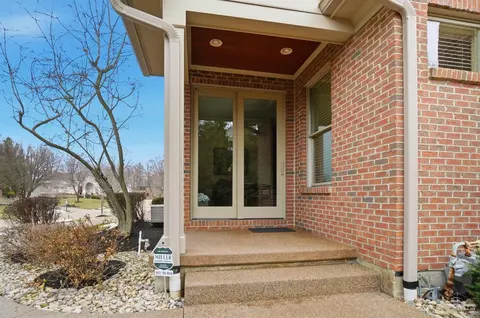 Exterior - 961 River Forest Dr, Hamilton Township, OH 45039 photo 9 of 12