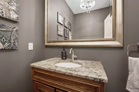 Bath - 961 River Forest Dr, Hamilton Township, OH 45039 photo 1 of 10