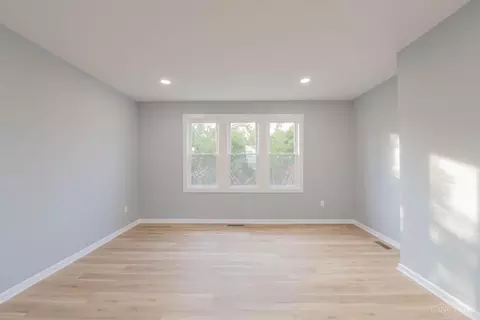 Living - 9350 Reading Rd, Reading, OH 45215 photo 3 of 5