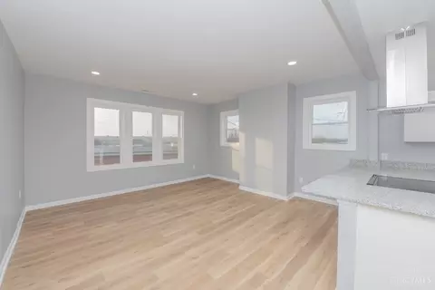 Living - 9350 Reading Rd, Reading, OH 45215 photo 4 of 5