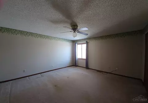 Bedroom - 548 Shultz Dr, Hamilton, OH 45013 photo 2 of 4