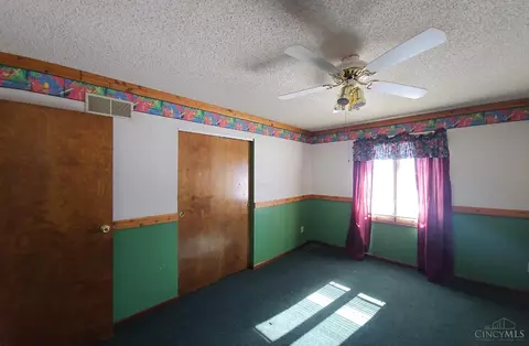 Bedroom - 548 Shultz Dr, Hamilton, OH 45013 photo 3 of 4