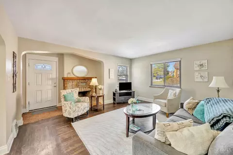 Living - 3962 School Section Rd, Cheviot, OH 45211 photo 2 of 4