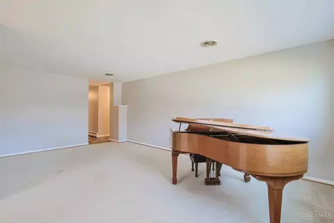 Living - 8768 Cavalier Dr, Cincinnati, OH 45231 photo 2 of 9