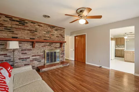 Living - 8768 Cavalier Dr, Cincinnati, OH 45231 photo 6 of 9