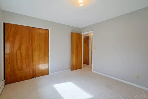 Bedroom - 8768 Cavalier Dr, Cincinnati, OH 45231 photo 4 of 8