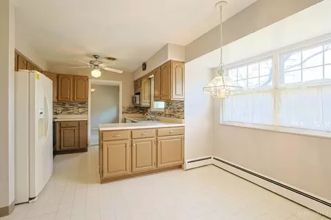 Kitchen - 8768 Cavalier Dr, Cincinnati, OH 45231 photo 5 of 6