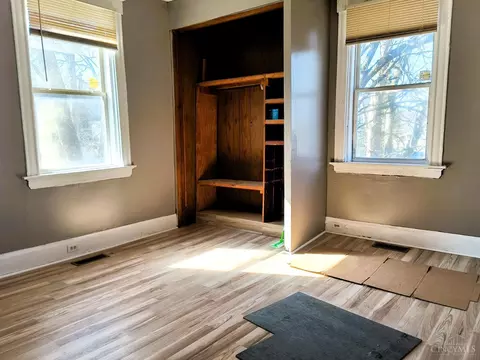 Bedroom - 1647 Dewey Ave, Cincinnati, OH 45205 photo 1 of 4