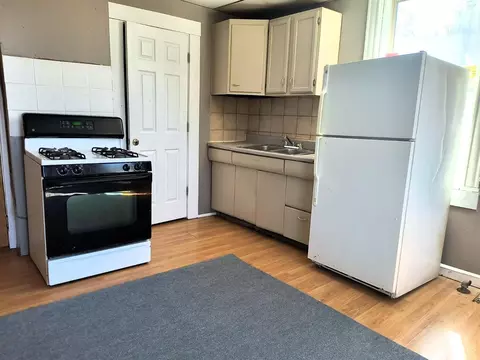 Kitchen - 1647 Dewey Ave, Cincinnati, OH 45205 photo 1 of 1