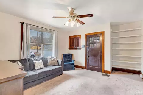 Living - 1031 Schiff Ave, Cincinnati, OH 45205 photo 2 of 6