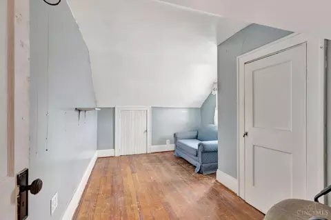 Bedroom - 1031 Schiff Ave, Cincinnati, OH 45205 photo 7 of 12