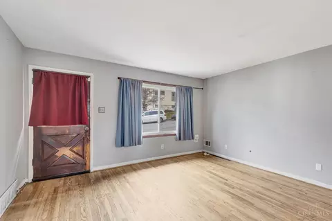 Living - 1031 Schiff Ave, Cincinnati, OH 45205 photo 4 of 6
