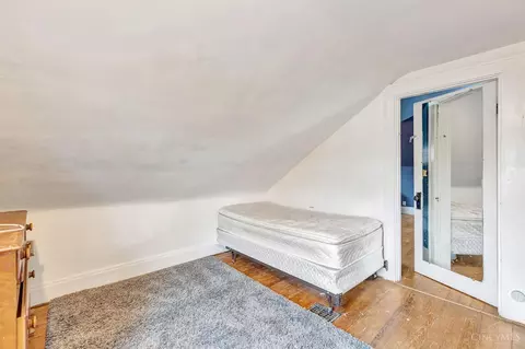 Bedroom - 1031 Schiff Ave, Cincinnati, OH 45205 photo 4 of 12