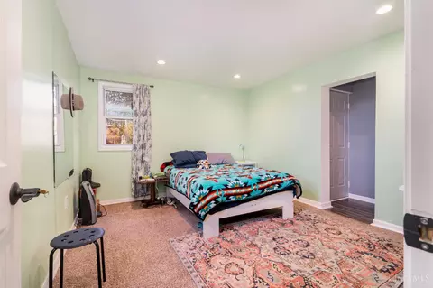 Bedroom - 412 Walnut St, Elmwood Place, OH 45216 photo 2 of 8