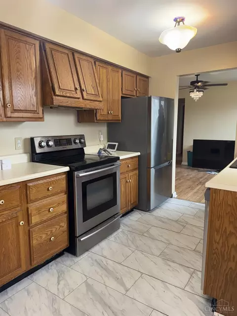 Kitchen - 11955 Mill Rd, Cincinnati, OH 45240 photo 2 of 2