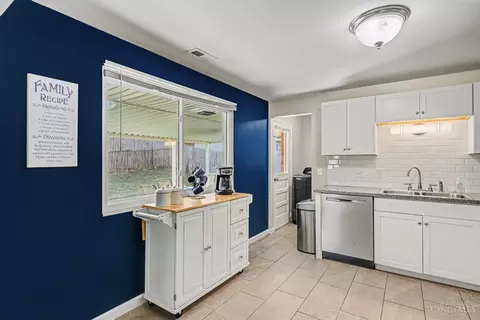 Kitchen - 5311 Rawhide Ct, Cincinnati, OH 45238 photo 1 of 3