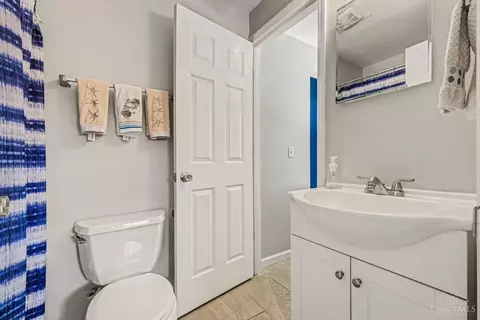 Bath - 5311 Rawhide Ct, Cincinnati, OH 45238 photo 1 of 2