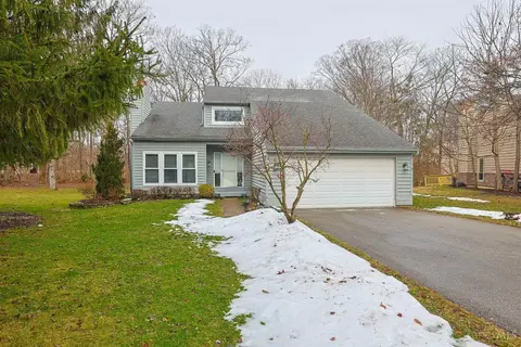 8111 Saddleback Pl, Maineville, OH 45039