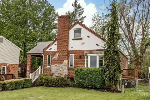 3733 Coral Gables Rd, Cincinnati, OH 45248