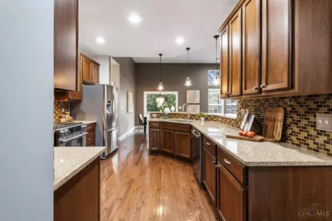 Kitchen - 682 Hyacinth Rd, Cincinnati, OH 45245 photo 6 of 6