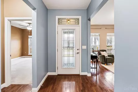Entry Way - 682 Hyacinth Rd, Cincinnati, OH 45245 photo 2 of 7