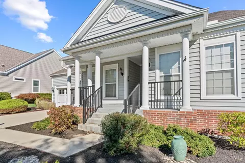 Exterior - 682 Hyacinth Rd, Cincinnati, OH 45245 photo 13 of 14