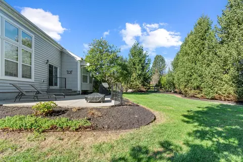 Exterior - 682 Hyacinth Rd, Cincinnati, OH 45245 photo 7 of 14