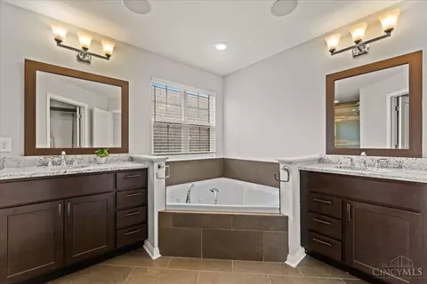 Bath - 5704 Adelphi St, Cincinnati, OH 45227 photo 4 of 5