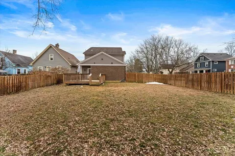 Exterior - 5704 Adelphi St, Cincinnati, OH 45227 photo 5 of 7