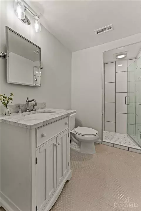 Bath - 5704 Adelphi St, Cincinnati, OH 45227 photo 5 of 5