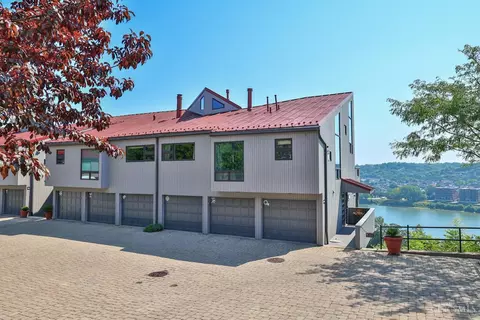 1040 Hatch St, Cincinnati, OH 45202