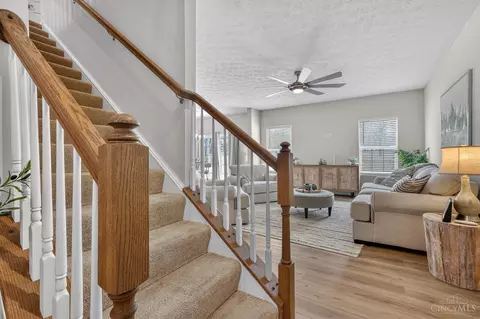 Entry Way - 2930 Cardiff Ct, Hamilton, OH 45011 photo 4 of 4