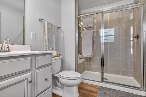 Bath - 2930 Cardiff Ct, Hamilton, OH 45011 photo 4 of 4