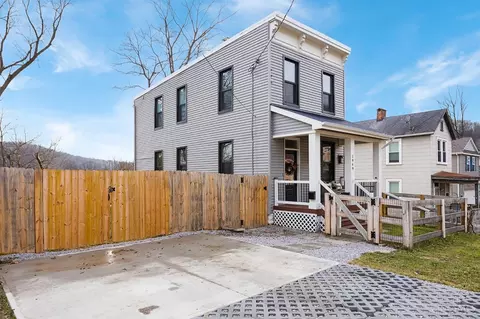 1949 Washburn St, Cincinnati, OH 45223