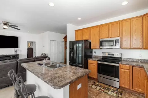 Kitchen - 856 Hocking Meadow Cir, Monroe, OH 45050 photo 2 of 2