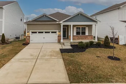 67 Snapdragon Dr, Amelia, OH 45102