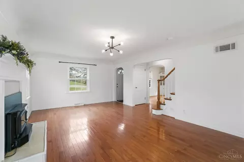 Living - 5635 Euclid Rd, Cincinnati, OH 45236 photo 2 of 3
