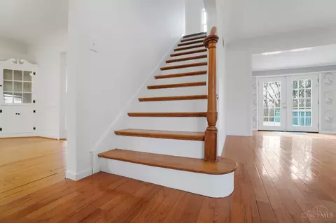 Entry Way - 5635 Euclid Rd, Cincinnati, OH 45236 photo 4 of 4