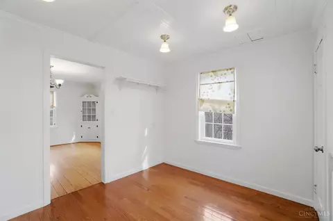 Entry Way - 5635 Euclid Rd, Cincinnati, OH 45236 photo 2 of 4