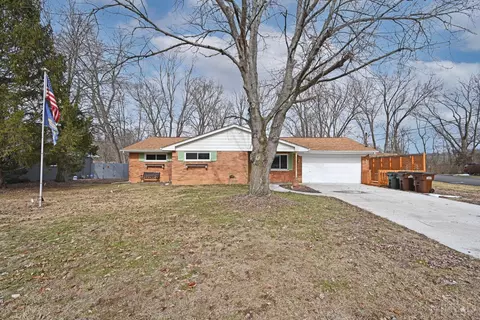 17 Shadycrest Ln, Loveland, OH 45140