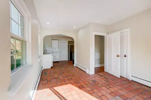 Entry Way - 1346 Herlin Pl, Cincinnati, OH 45208 photo 6 of 14