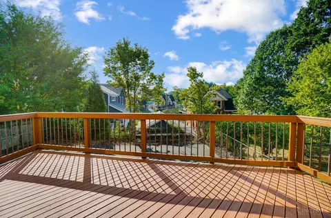 Exterior - 1346 Herlin Pl, Cincinnati, OH 45208 photo 3 of 8